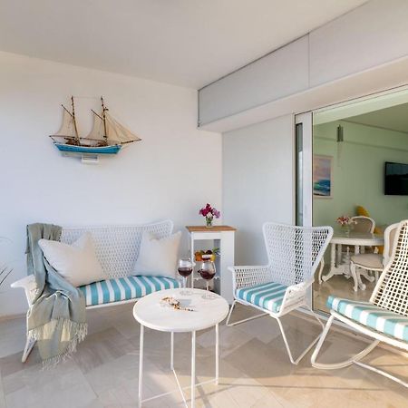 Lydia'S Luxury Apartment Loutraki  Bagian luar foto