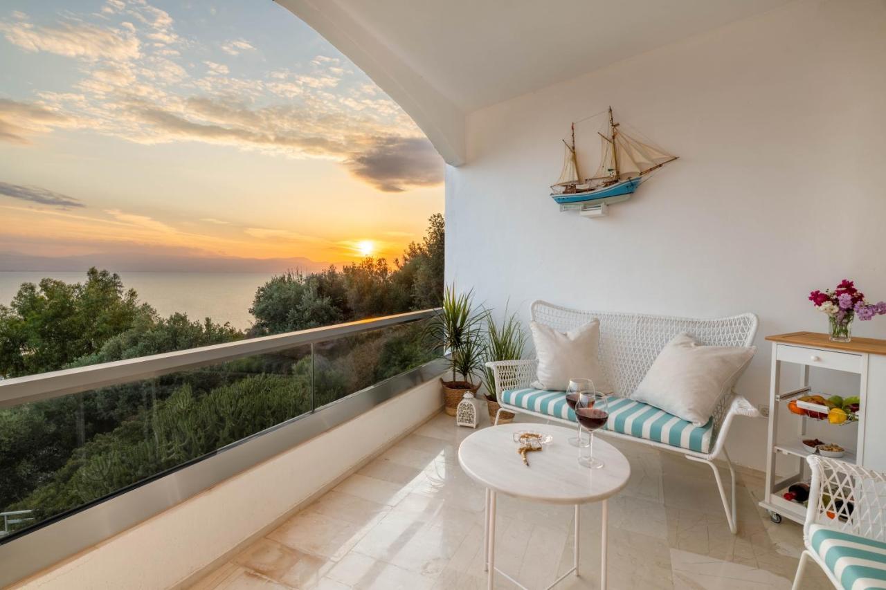 Lydia'S Luxury Apartment Loutraki  Bagian luar foto