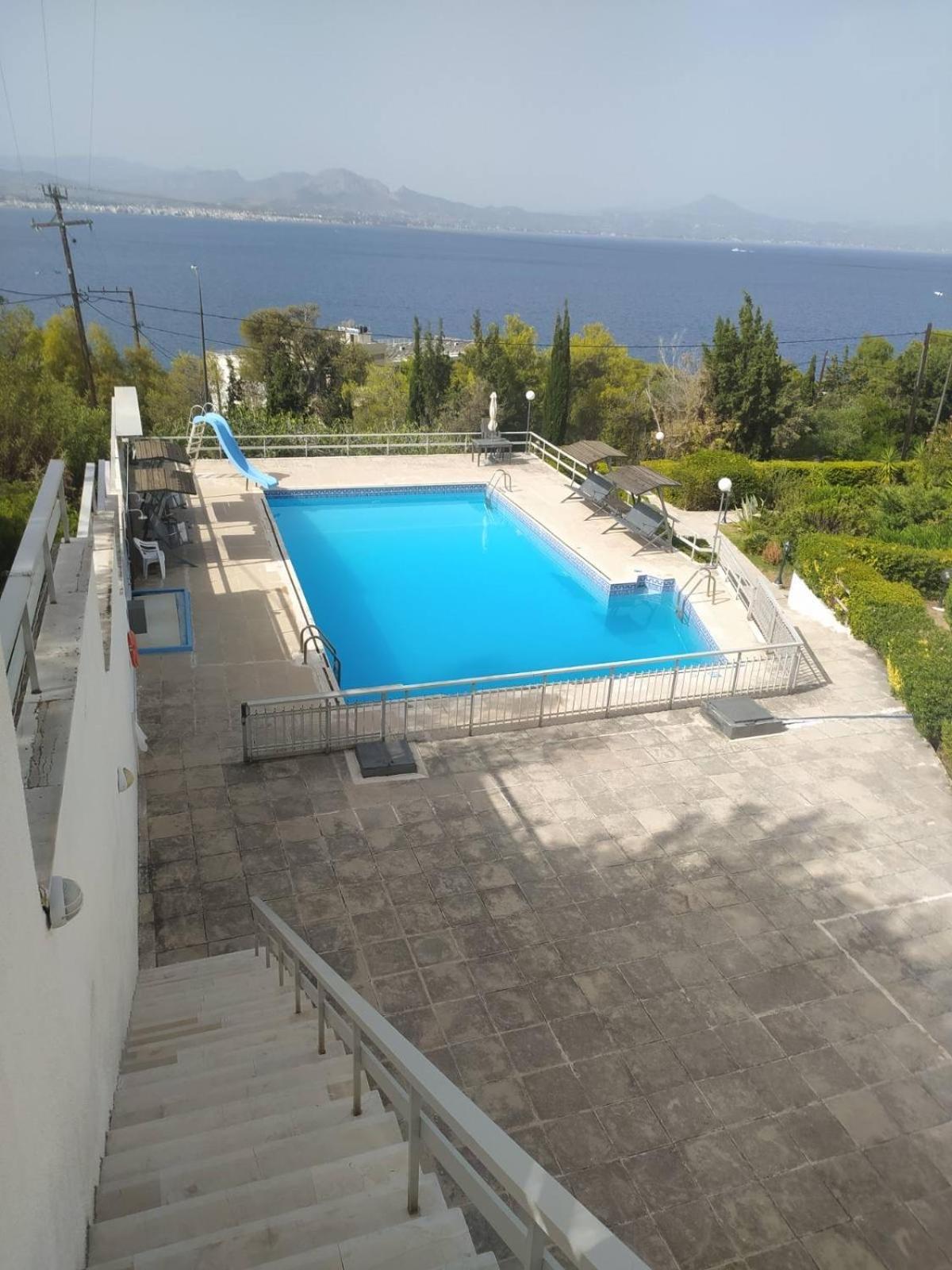 Lydia'S Luxury Apartment Loutraki  Bagian luar foto